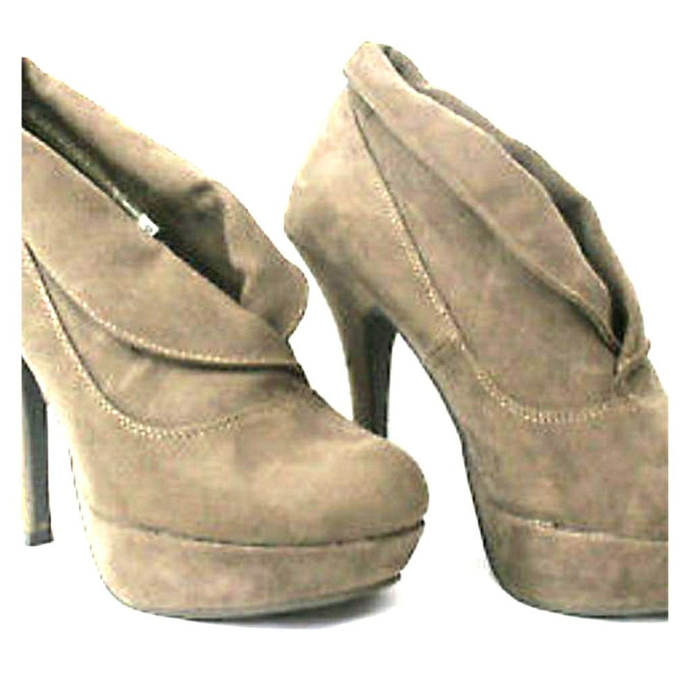 MOSSIMO "TARGET" FAUX SUEDE LEATHER BOOTIES, SIZE7